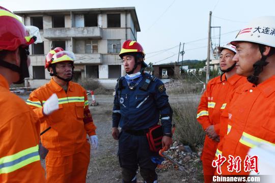 通過此次演練，進一步檢驗了部隊實戰能力，增強了官兵自信心。　吳壽臣 攝